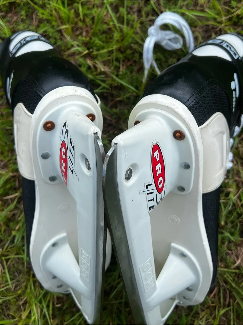 CLEAN Vintage CCM size 11 Mens Tacks 152 Ice Skate Boots